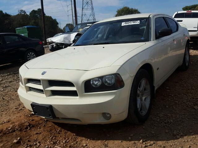 2B3KA43GX8H239800 - 2008 DODGE CHARGER WHITE photo 2