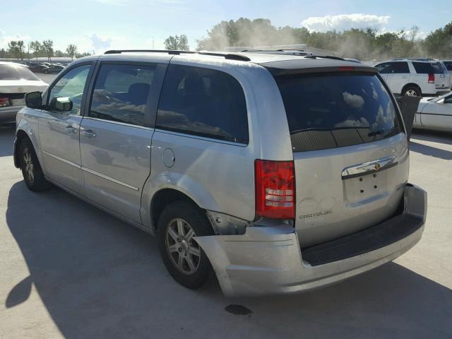 2A4RR5D16AR432008 - 2010 CHRYSLER TOWN & COU SILVER photo 3