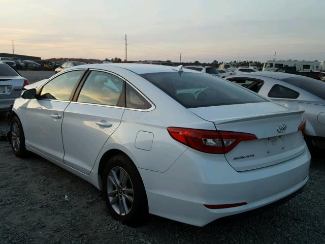 5NPE24AF2FH179082 - 2015 HYUNDAI SONATA SE WHITE photo 3