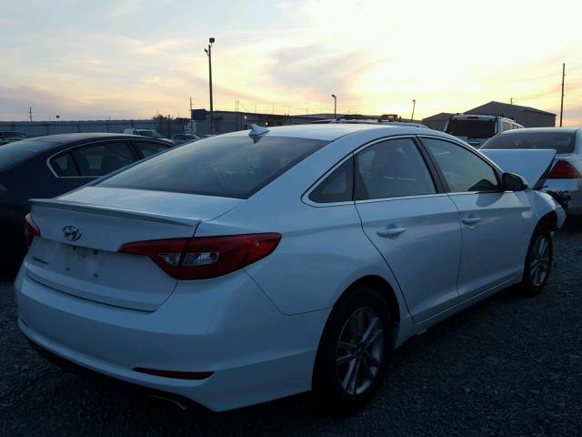 5NPE24AF2FH179082 - 2015 HYUNDAI SONATA SE WHITE photo 4