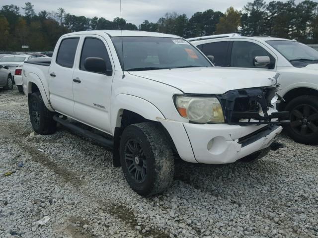 3TMJU62N07M035553 - 2007 TOYOTA TACOMA DOU WHITE photo 1