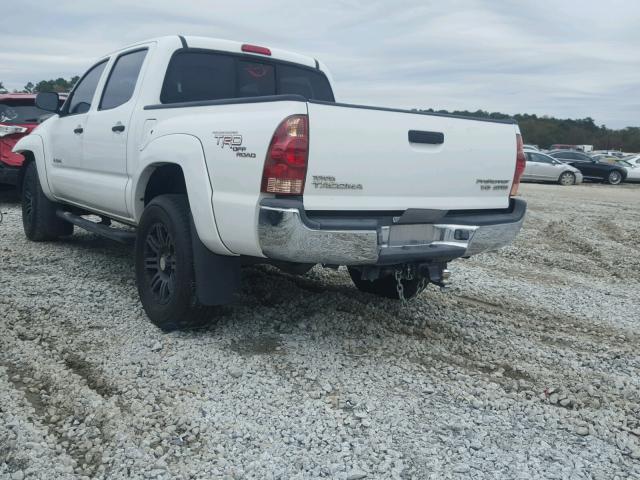 3TMJU62N07M035553 - 2007 TOYOTA TACOMA DOU WHITE photo 3