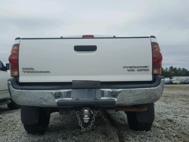 3TMJU62N07M035553 - 2007 TOYOTA TACOMA DOU WHITE photo 9