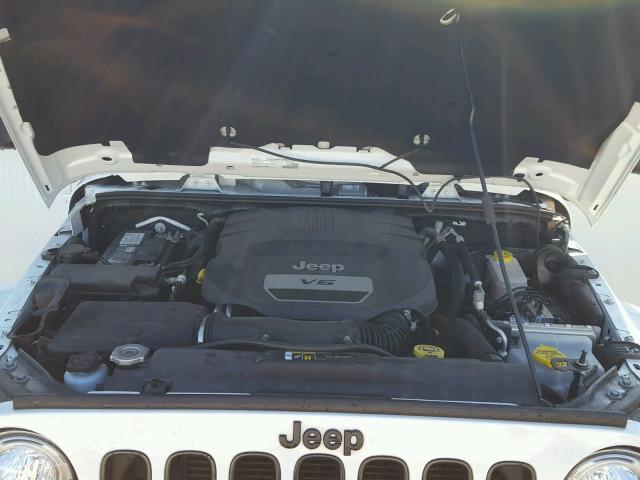 1C4AJWBG1HL582358 - 2017 JEEP WRANGLER S 白色 照片 7