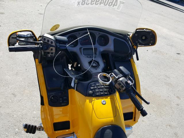 1HFSC47012A108305 - 2002 HONDA GL1800 YELLOW photo 5