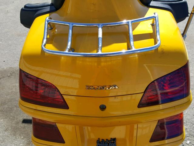 1HFSC47012A108305 - 2002 HONDA GL1800 YELLOW photo 9