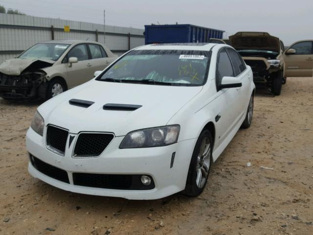 6G2ER57729L164137 - 2009 PONTIAC G8 WHITE photo 2