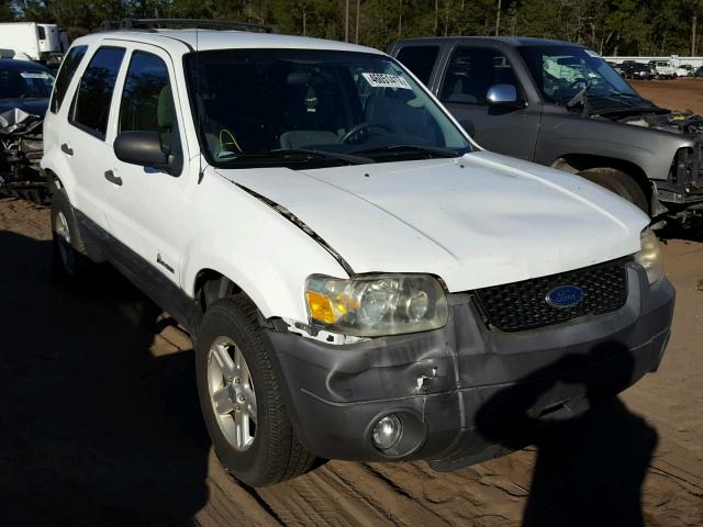 1FMYU96H56KC63697 - 2006 FORD ESCAPE WHITE photo 1