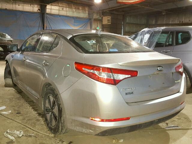 KNAGM4ADXD5047019 - 2013 KIA OPTIMA HYB GOLD photo 3