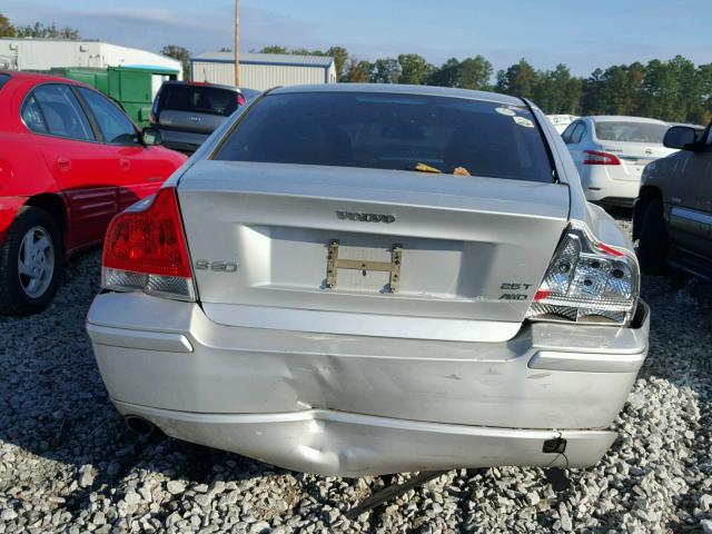 YV1RH592252477309 - 2005 VOLVO S60 2.5T SILVER photo 9