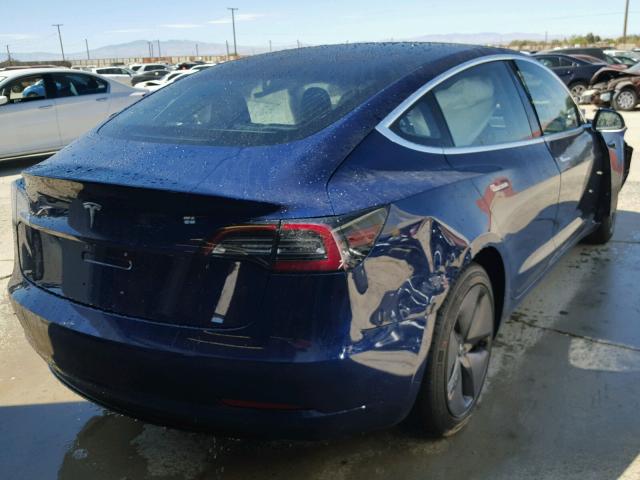 5YJ3E1EA4JF076703 - 2018 TESLA MODEL 3 أزرق صورة 4