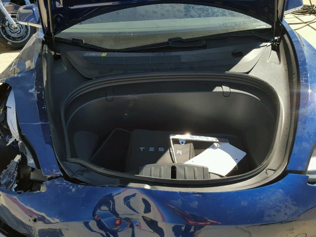 5YJ3E1EA4JF076703 - 2018 TESLA MODEL 3 أزرق صورة 7