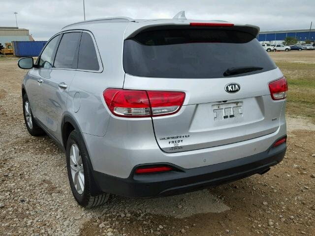 5XYPGDA33GG110104 - 2016 KIA SORENTO LX SILVER photo 3