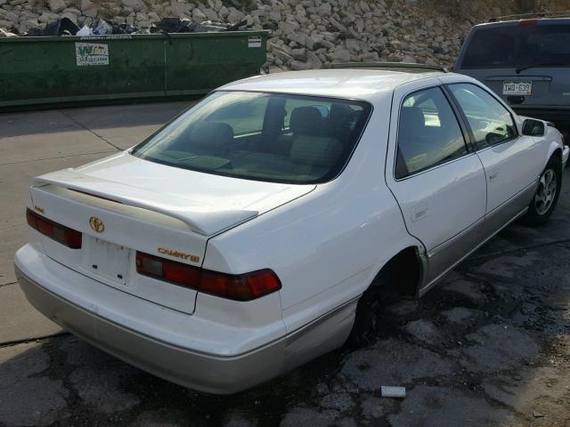 JT2BG28K5X0346652 - 1999 TOYOTA CAMRY WHITE photo 4