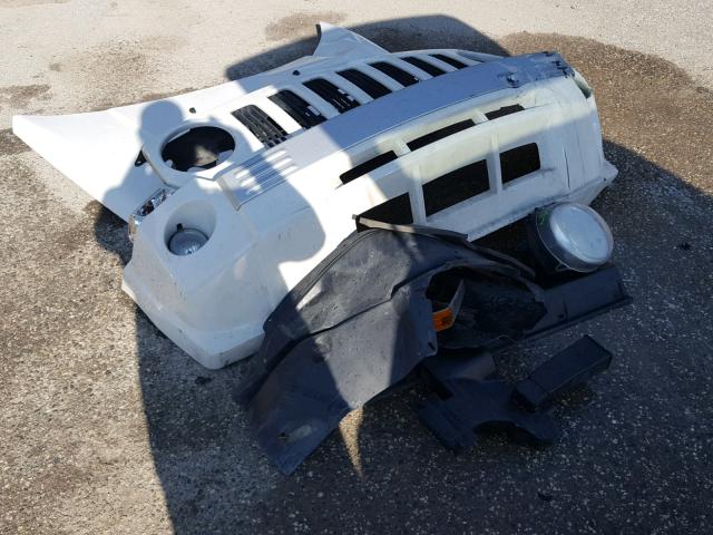 1J4FF48B09D215223 - 2009 JEEP PATRIOT LI WHITE photo 9