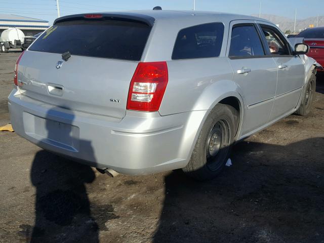 2D8FV47V96H126075 - 2006 DODGE MAGNUM SXT SILVER photo 4