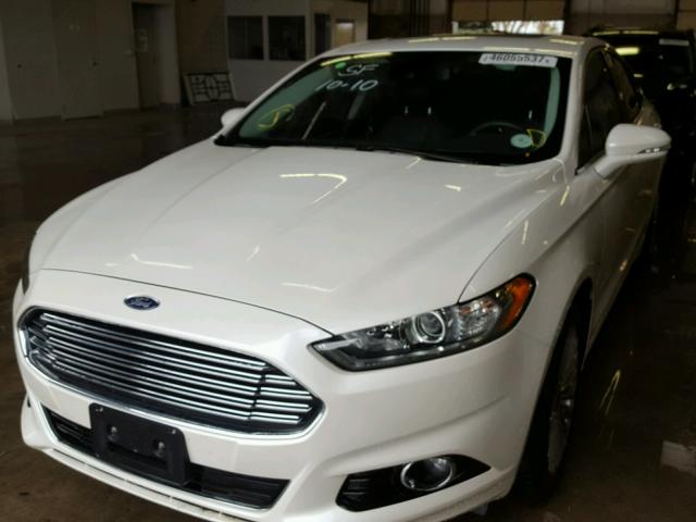 3FA6P0RU7DR282077 - 2013 FORD FUSION TIT WHITE photo 2