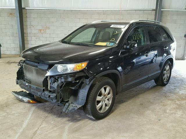 5XYKT3A66CG304758 - 2012 KIA SORENTO BA BLACK photo 2