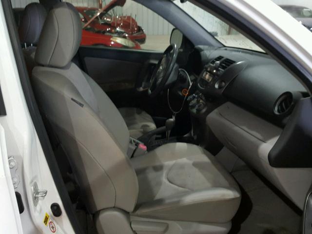 JTMZF33V49D000717 - 2009 TOYOTA RAV4 白色 照片 5