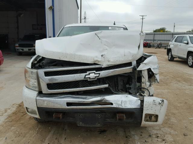 3GCPKSE32BG175064 - 2011 CHEVROLET SILVERADO WHITE photo 9