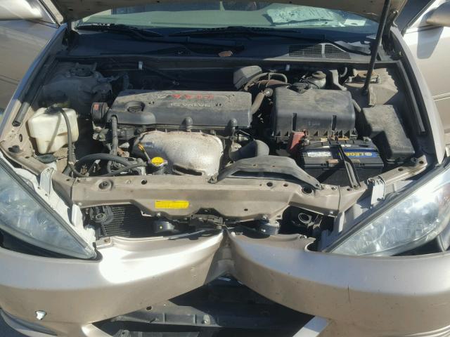 4T1BE32K12U054926 - 2002 TOYOTA CAMRY LE GOLD photo 7