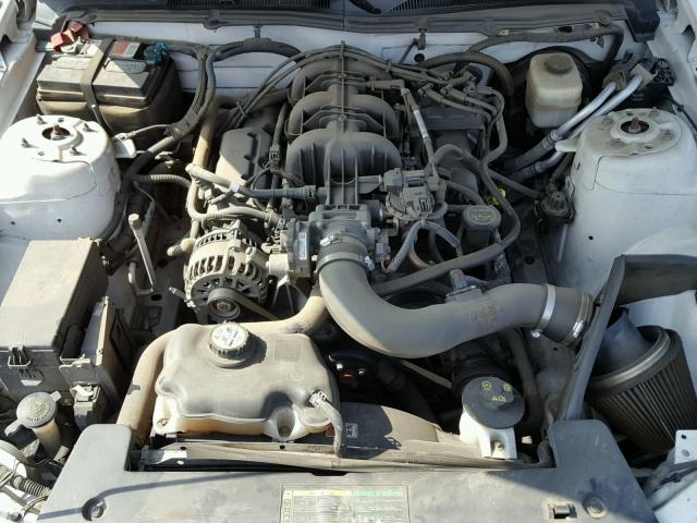 1ZVFT80N975302943 - 2007 FORD MUSTANG WHITE photo 7