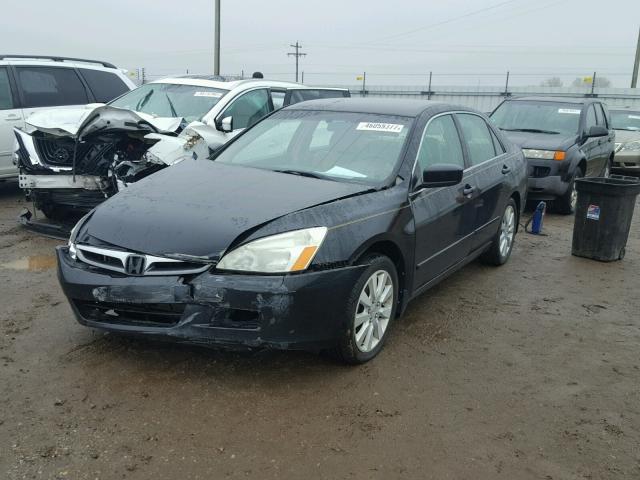 1HGCM56366A048770 - 2006 HONDA ACCORD SE BLACK photo 2