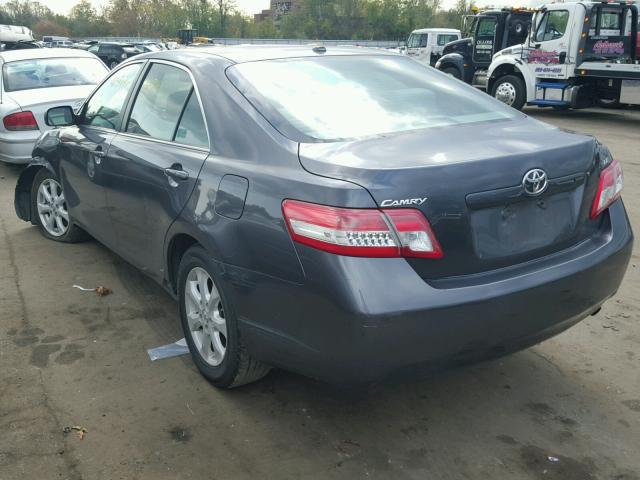 4T4BF3EK4BR137992 - 2011 TOYOTA CAMRY BASE GRAY photo 3