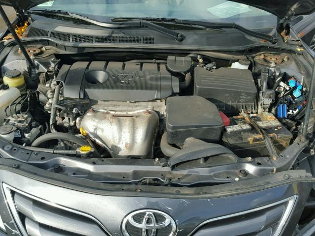 4T4BF3EK4BR137992 - 2011 TOYOTA CAMRY BASE GRAY photo 7