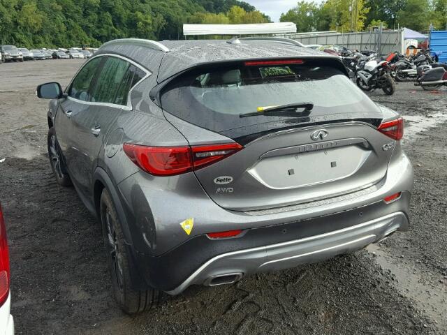 SJKCH5CR8HA032887 - 2017 INFINITI QX30 BASE GRAY photo 3