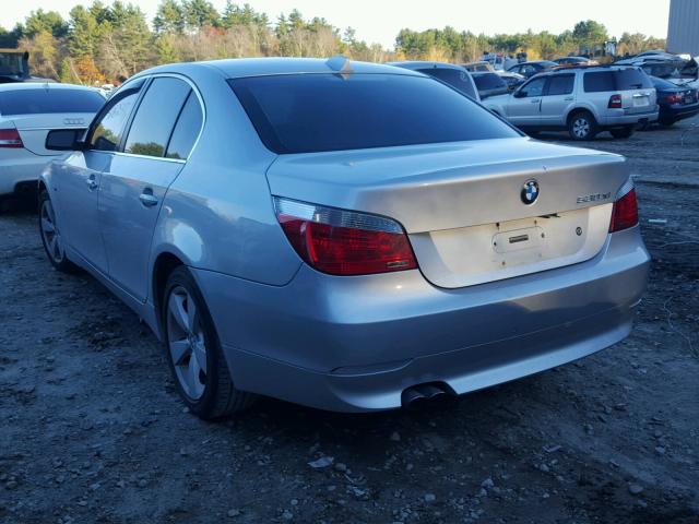 WBANF73507CU28208 - 2007 BMW 530 XI SILVER photo 3