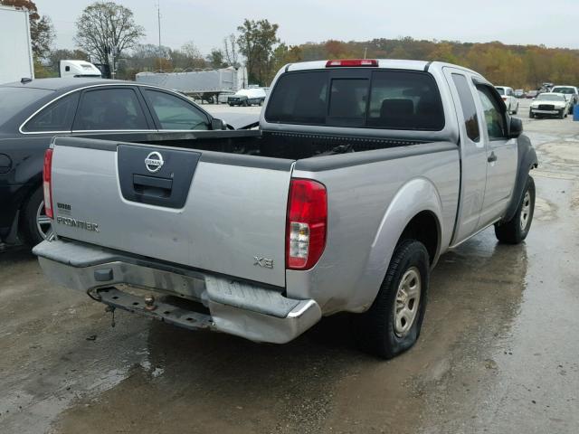 1N6BD06T86C429048 - 2006 NISSAN FRONTIER K SILVER photo 4