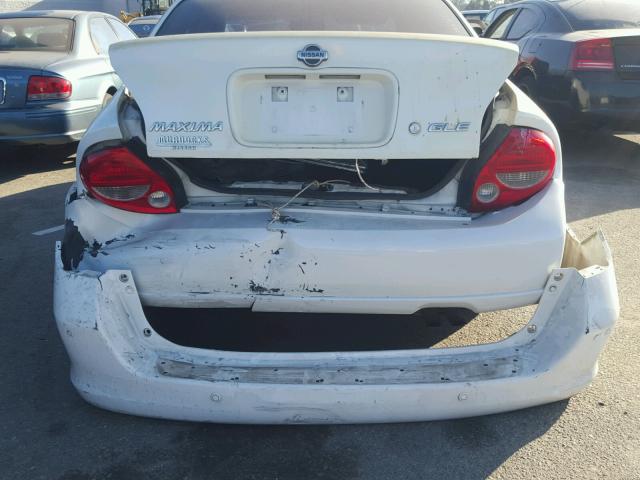 JN1CA31D11T842619 - 2001 NISSAN MAXIMA GXE WHITE photo 9