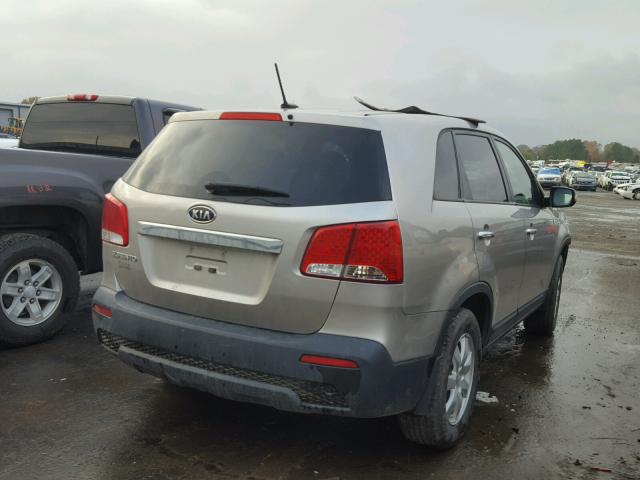 5XYKT3A14DG377018 - 2013 KIA SORENTO LX SILVER photo 4