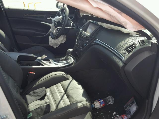 2G4GU5GX3H9162625 - 2017 BUICK REGAL GS WHITE photo 5