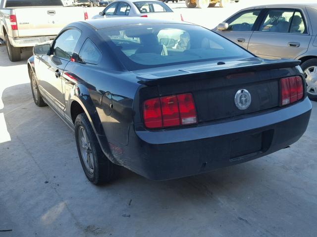 1ZVHT80N475255667 - 2007 FORD MUSTANG BLACK photo 3