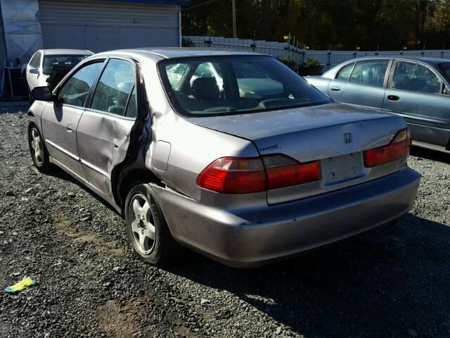 1HGCG1651YA009511 - 2000 HONDA ACCORD EX GRAY photo 3