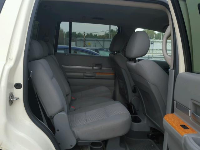 1A8HW58N17F538009 - 2007 CHRYSLER ASPEN CREAM photo 6