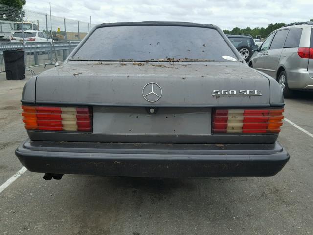 WDBCA45D5GA234165 - 1986 MERCEDES-BENZ 560 SEC GRAY photo 9