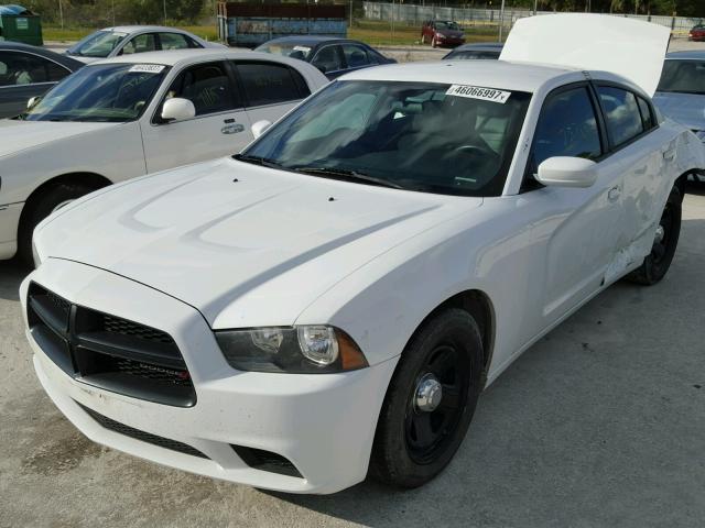 2C3CDXAT8DH714029 - 2013 DODGE CHARGER PO WHITE photo 2