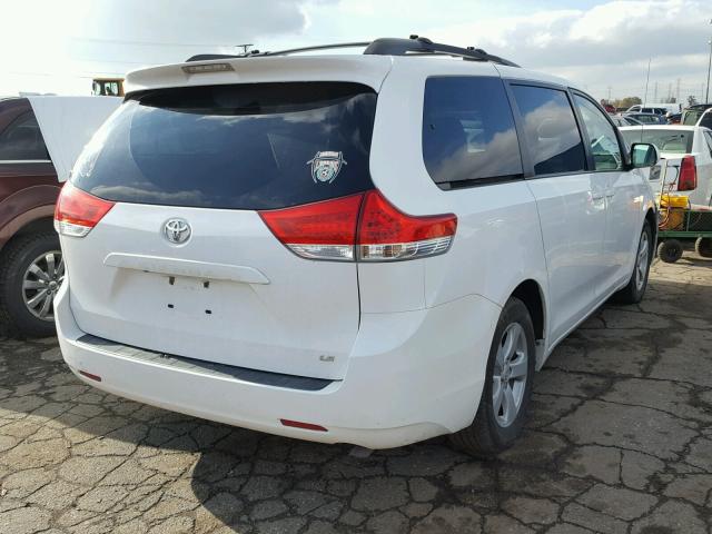 5TDKK3DC2ES433364 - 2014 TOYOTA SIENNA LE WHITE photo 4