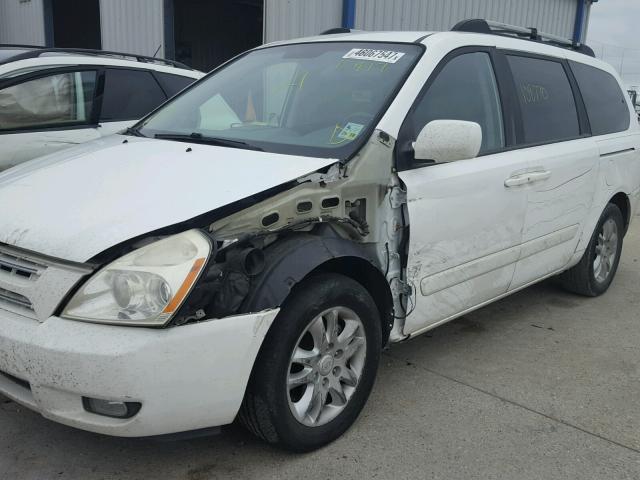 KNDMB233586248959 - 2008 KIA SEDONA EX WHITE photo 9