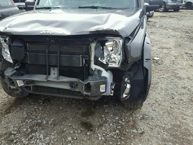 1J8HG58206C141510 - 2006 JEEP COMMANDER ნაცრისფერი ფოტო 10