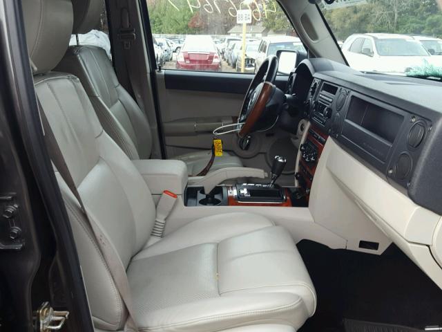 1J8HG58206C141510 - 2006 JEEP COMMANDER ნაცრისფერი ფოტო 5