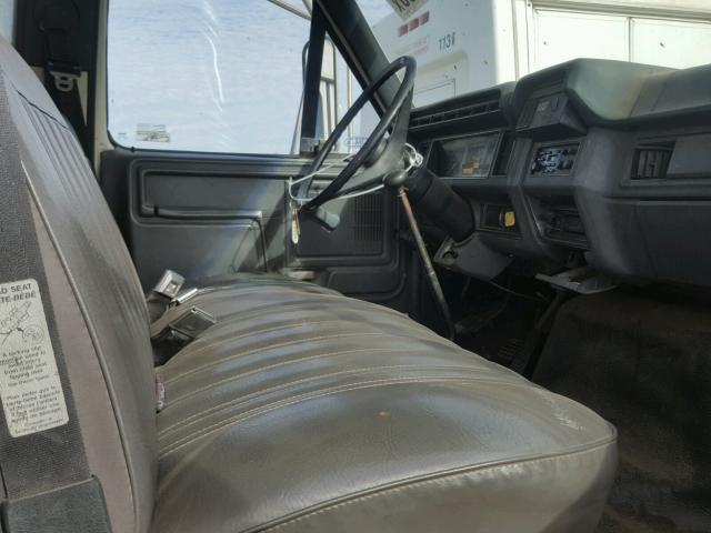 1FTXK74C5RVA03255 - 1994 FORD F700 F WHITE photo 5