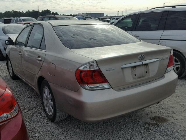 4T1BE30KX5U522028 - 2005 TOYOTA CAMRY LE 金色 照片 3