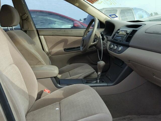4T1BE30KX5U522028 - 2005 TOYOTA CAMRY LE 金色 照片 5