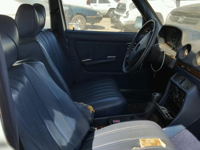 12312312016534 - 1977 MERCEDES-BENZ 240D BLUE photo 5