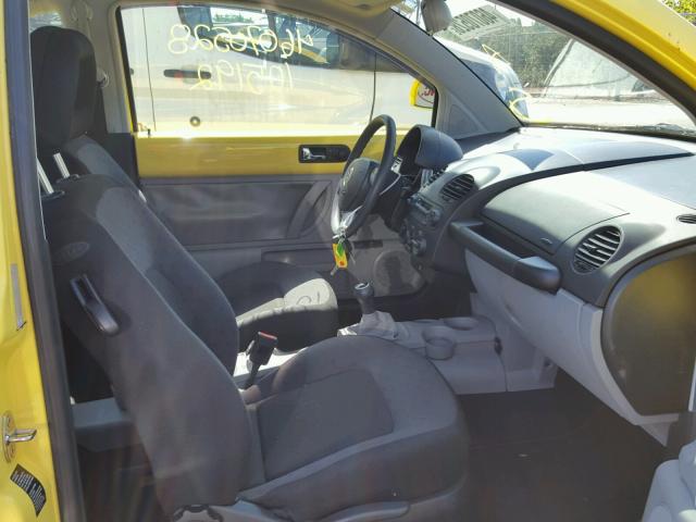 3VWBA21CXXM423733 - 1999 VOLKSWAGEN NEW BEETLE 黄色 照片 5