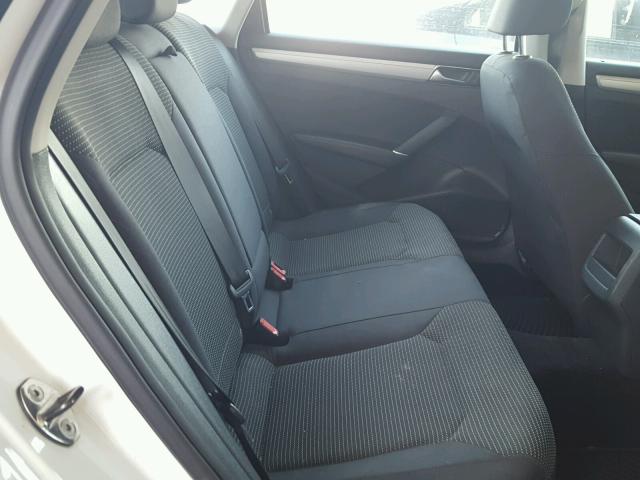 1VWAT7A39HC019344 - 2017 VOLKSWAGEN PASSAT S WHITE photo 6